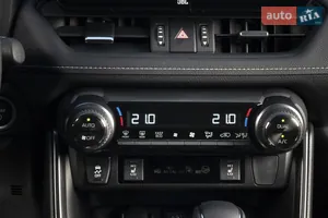 Интеллектуальная система климата - Новый Toyota RAV4 PHEV 5 поколение (FL) кроссовер