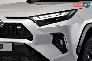 Погляд, що не залишає байдужим - Новий  RAV4 5 поколение (FL) кросовер