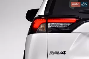 Сигнатурні ліхтарі - Новий  RAV4 5 поколение (FL) кросовер