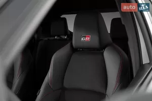 Сидіння з характером GR - Новий Toyota Yaris Cross 1 поколение кросовер