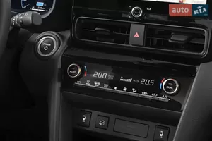 Стильна інтеграція технологій - Новий Toyota Yaris Cross 1 поколение кросовер