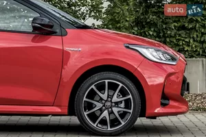  Впевненість у кожному повороті - Новий Toyota Yaris 4 поколение хетчбек