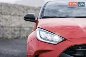 Видимість і стиль - Новий Toyota Yaris 4 поколение хетчбек