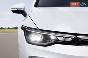 Глаза автомобиля - Новый Volkswagen Golf 8 поколение (FL) хэтчбек
