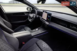 R-Line як стиль усередині - Новий Volkswagen Passat B9 універсал
