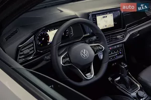 Кокпіт, створений для драйву - Новий Volkswagen T-Roc 1 поколение (FL) кросовер