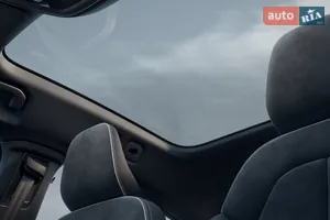 Панорамний дах у салоні - Volvo EC40 1 поколение кросовер-купе
