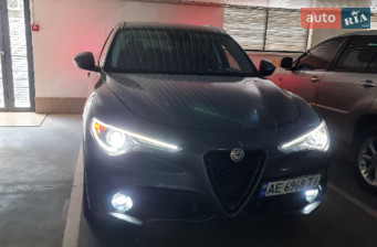 Alfa Romeo Stelvio  2017