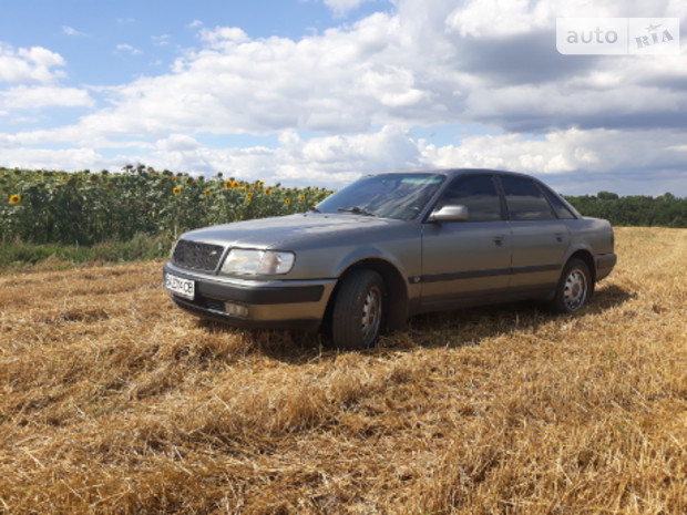 Audi 100