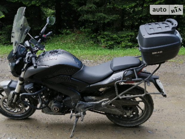 Bajaj Dominar