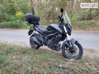 Bajaj Dominar