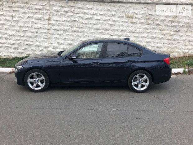 Фото БМВ 320 2014 року 