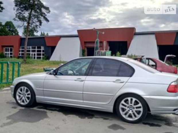 330 BMW 330