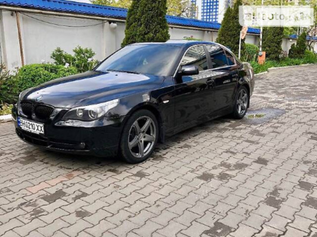 BMW 523