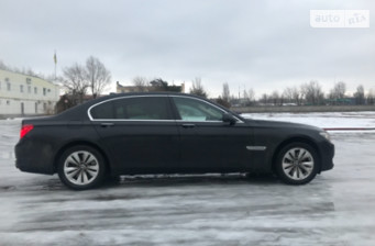 BMW 750 2011