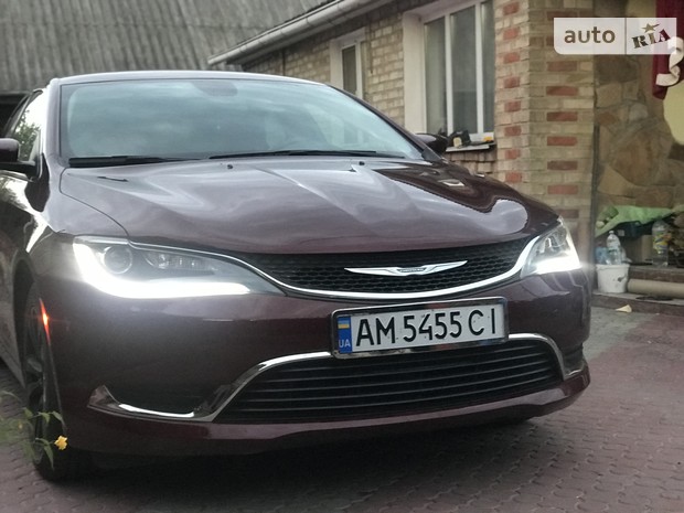 Chrysler 200