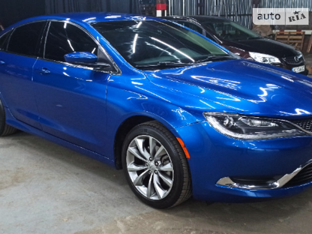 Chrysler 200