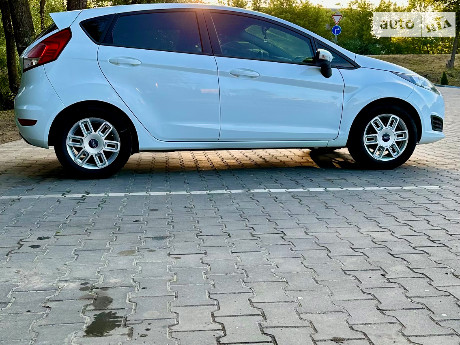 Ford Fiesta — технические характеристики фотографии и обзор модели