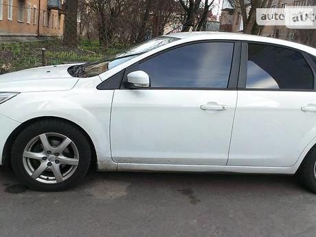 Ford Focus 1.6 MT (100 л.с.) 2011