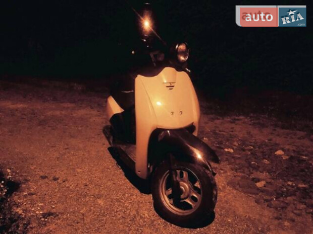 Фото Хонда Тудей 2006 року 