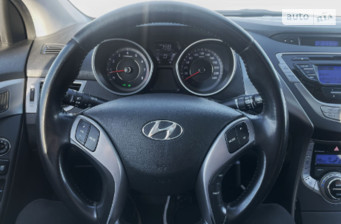 Hyundai Elantra 2012