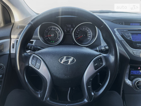 Hyundai Elantra 2012