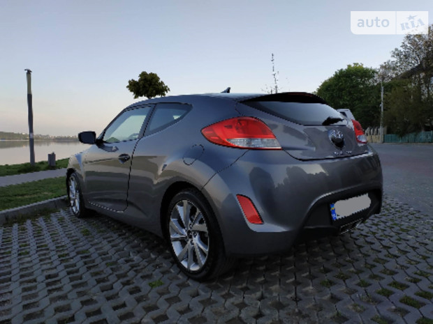 Hyundai Veloster