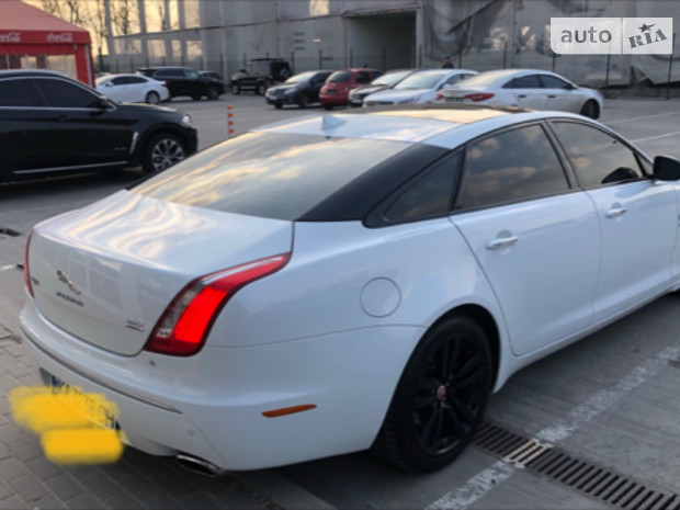 Jaguar XJ