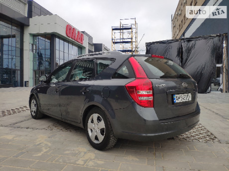 Технические характеристики Kia Cee'd (Киа Сид) 1.4 MT 2007-2010