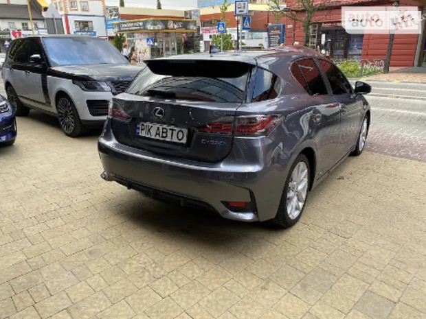 Lexus CT 200h