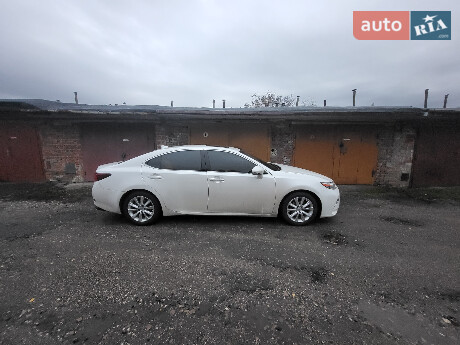 Lexus ES 2016