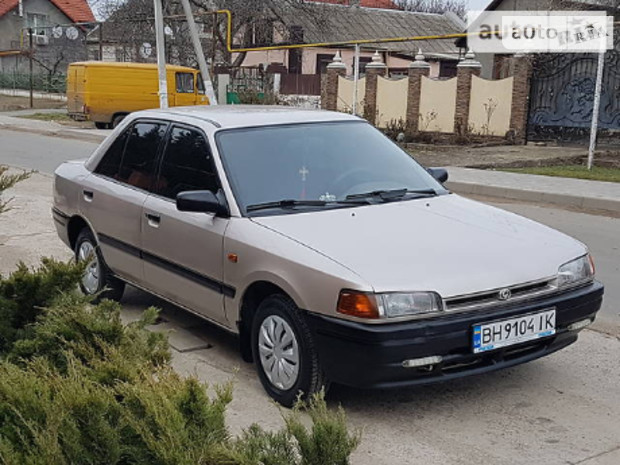 Mazda 323