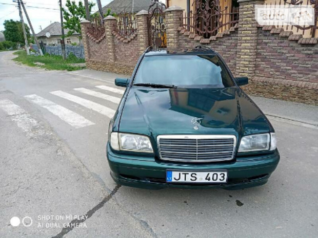 Mercedes-Benz C 180