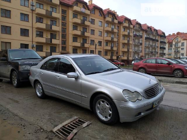 Mercedes-Benz C 200