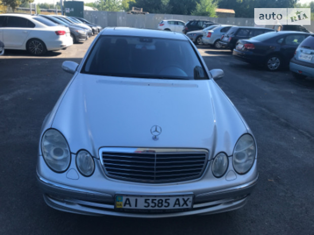 Mercedes-Benz E 200