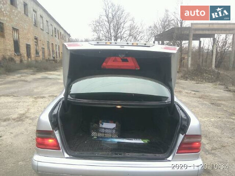 Mercedes-Benz E 200 2001