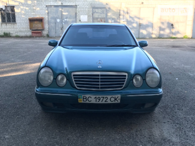 Mercedes-Benz E 220