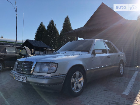 Mercedes-Benz E 260 1990