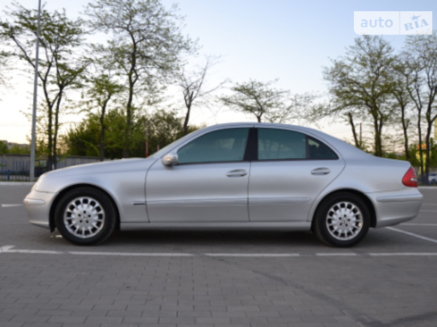 Mercedes-Benz E 320