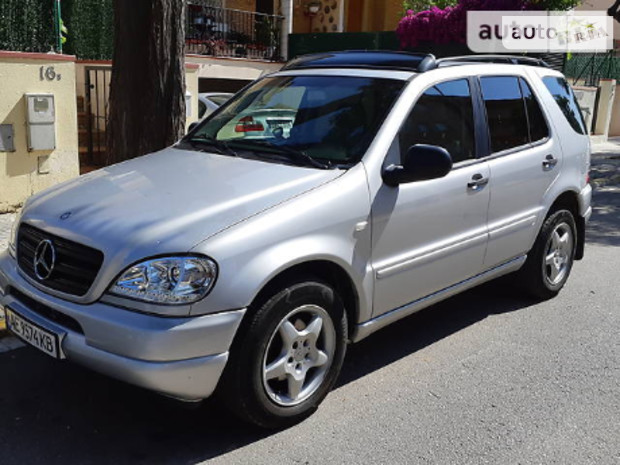 Mercedes-Benz ML 270