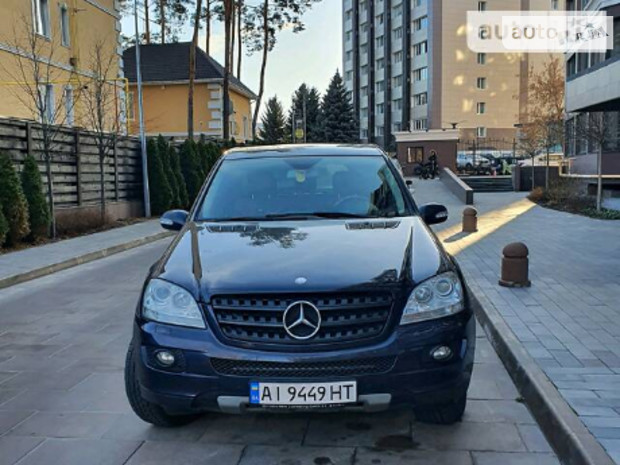ML 320 Mercedes-Benz ML 320
