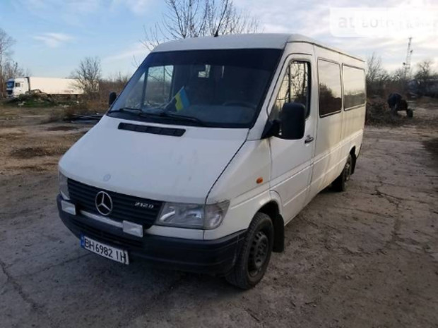 Mercedes-Benz Sprinter 212 пасс.