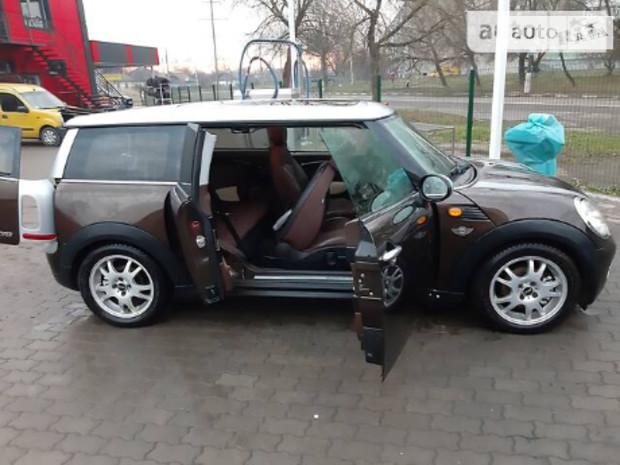 MINI Clubman