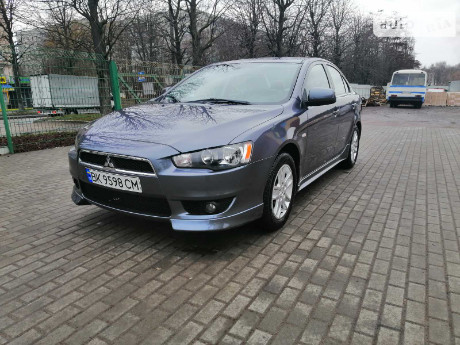 Mitsubishi Lancer 10 Фото