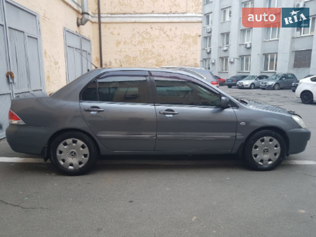 Lancer Mitsubishi Lancer