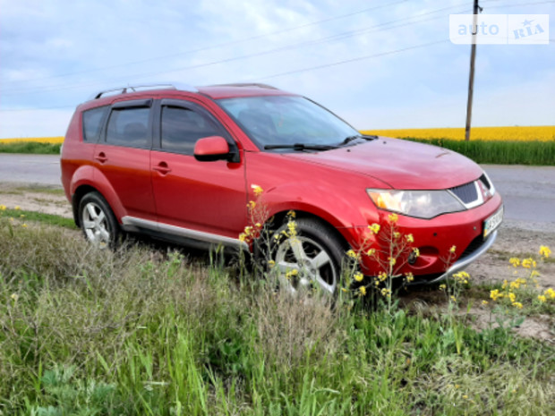 Mitsubishi Outlander XL