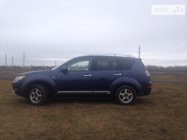 Mitsubishi Outlander XL