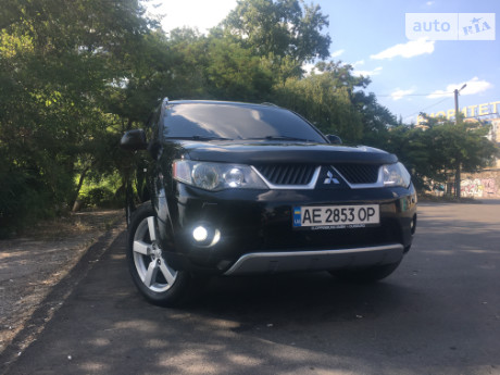 Mitsubishi Outlander XL