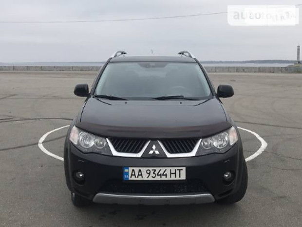 Mitsubishi Outlander XL