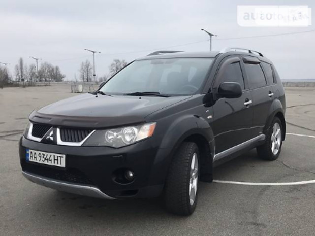 Mitsubishi Outlander XL